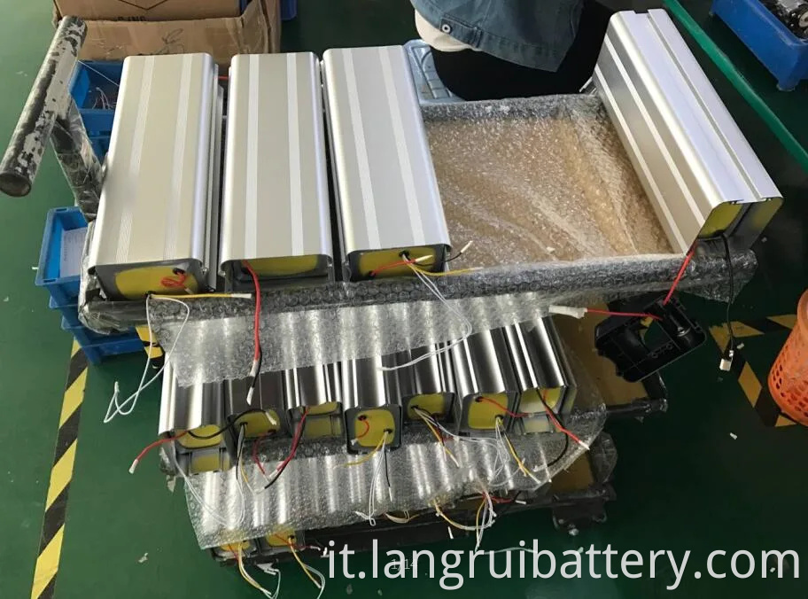 Batteria al litio da 24 V 10 ah pacco batteria da 24 V per ebike/skateboard/scooter